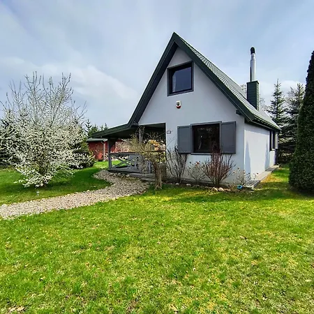 Holiday home Uroczny Z Duzym Ogrodem I Tarasem Blisko Jeziora, Cisza I Spokoj